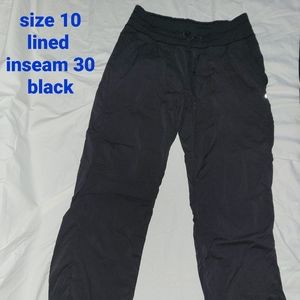 Lululemon  studio  lined  size 10